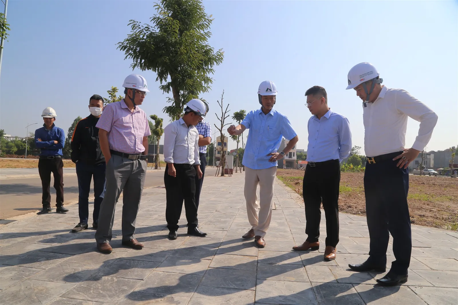 Cập nhật tiến độ dự án OM7: "đẩy nhanh các bước cuối cùng để nghiệm thu dự án" - Chủ tịch HĐQT Nguyễn Thế Hùng chỉ đạo tại dự án OM7. — ảnh 1