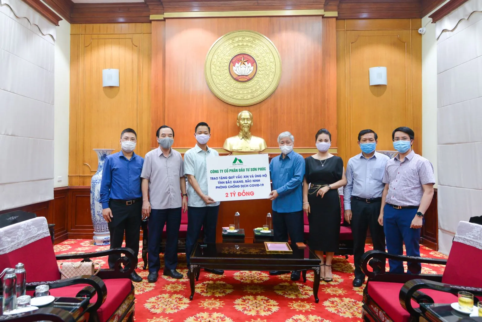 Tập đoàn Sơn Phúc ủng hộ quỹ vắc xin và công tác phòng chống dịch Covid 19 2 tỷ đồng. — ảnh 2