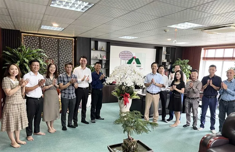 Tập đoàn Sơn Phúc chúc mừng Chủ tịch HĐQT Nguyễn Thế Hùng