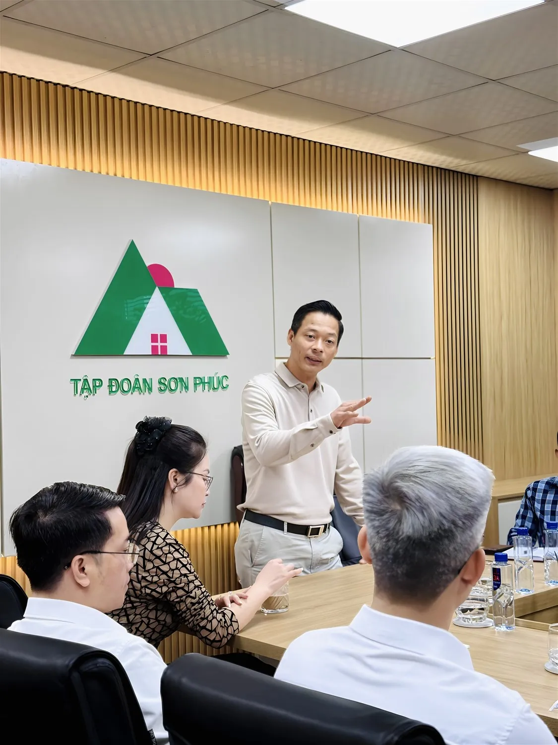 “Ông Nguyễn Thế Hùng – Chủ tịch HĐQT phát biểu tại buổi lễ”