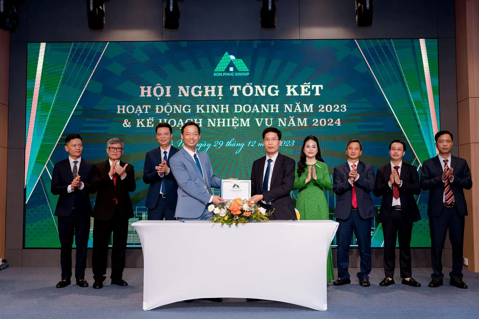 Tập đoàn Sơn Phúc tổng kết hoạt động kinh doanh năm 2023 - Định hướng mục tiêu kế hoạch năm 2024 — ảnh 19