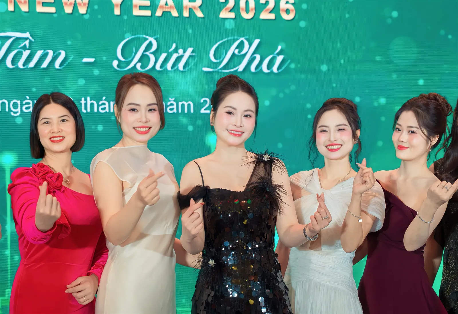 Year End Party 2025: dấu ấn gắn kết, lan tỏa giá trị đồng hành — ảnh 26